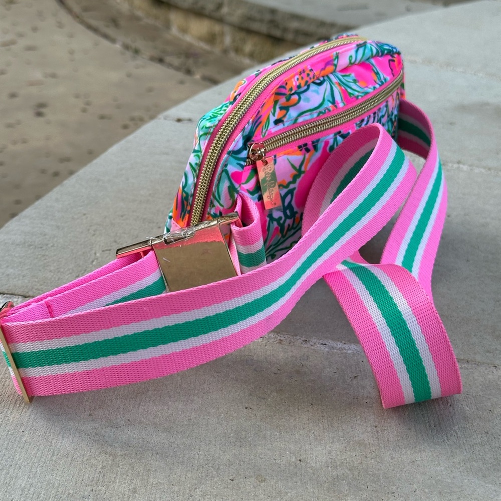 Lilly Pulitzer Pink and Green Floral belt bag - Picture 2 of 13